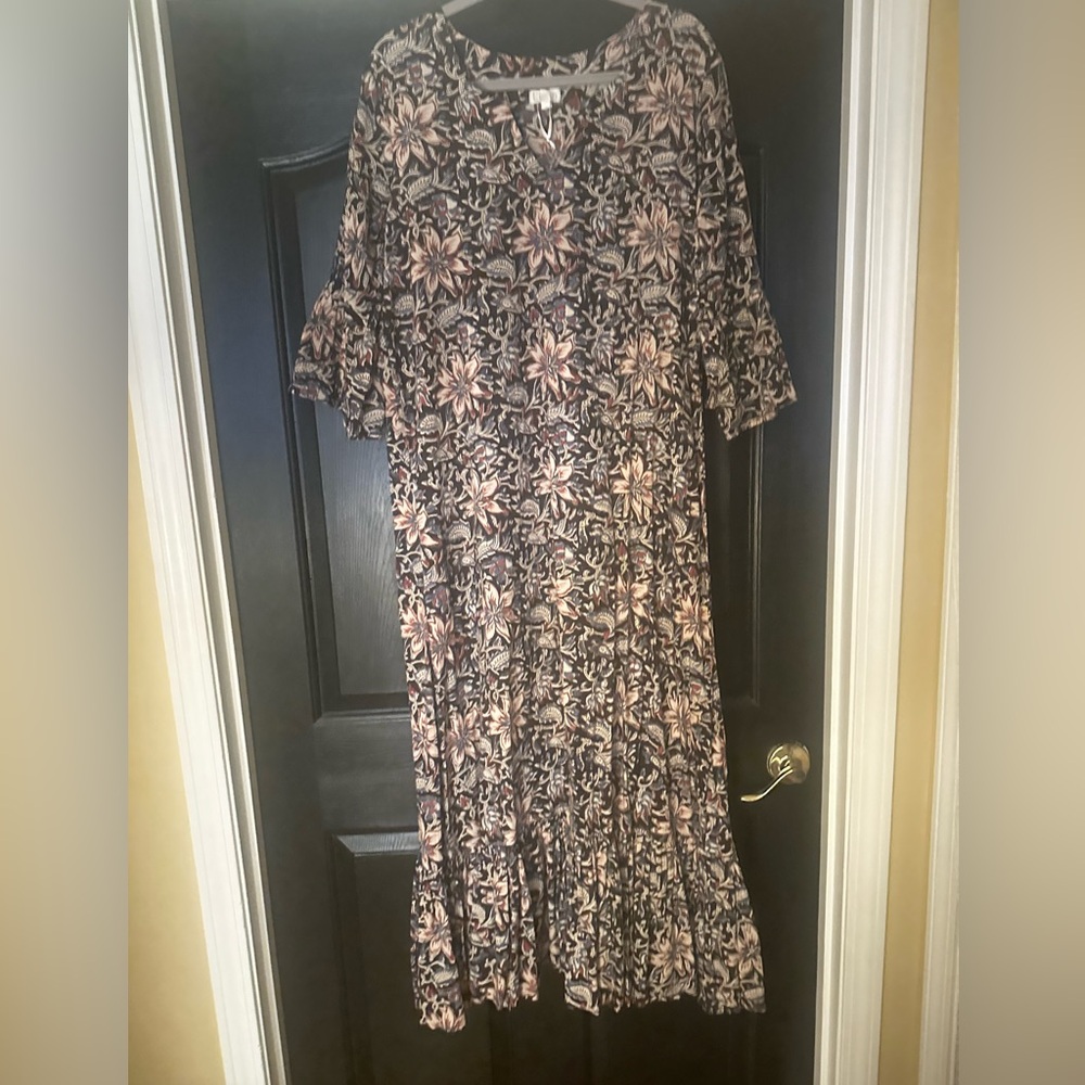 NWOT Livro midnight floral black Kurta maxi dress. Size M